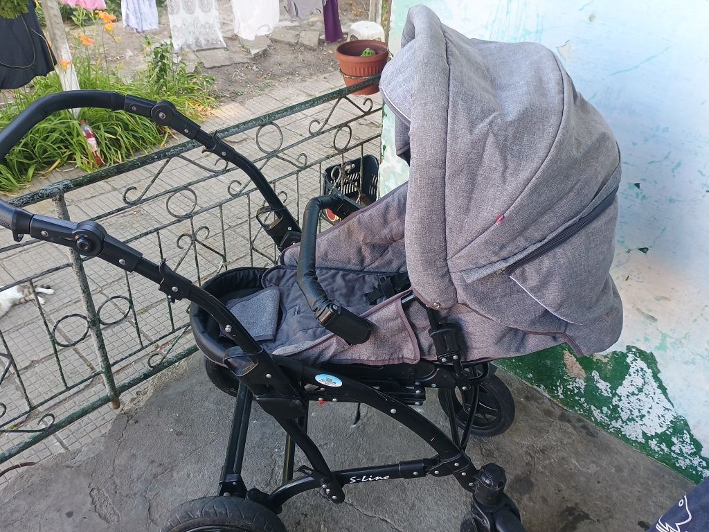 Продавам децка количка