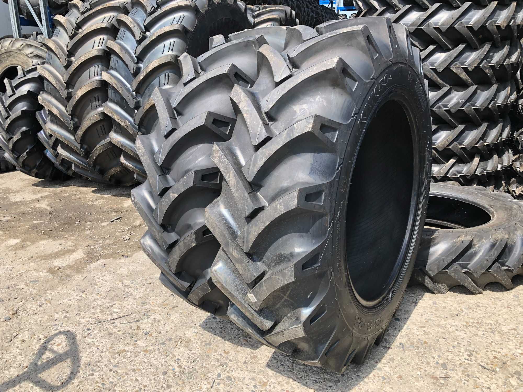 Cauciucuri pentru TRACTOR 13.6-28 marca OZKA cu 8PLY anvelope noi