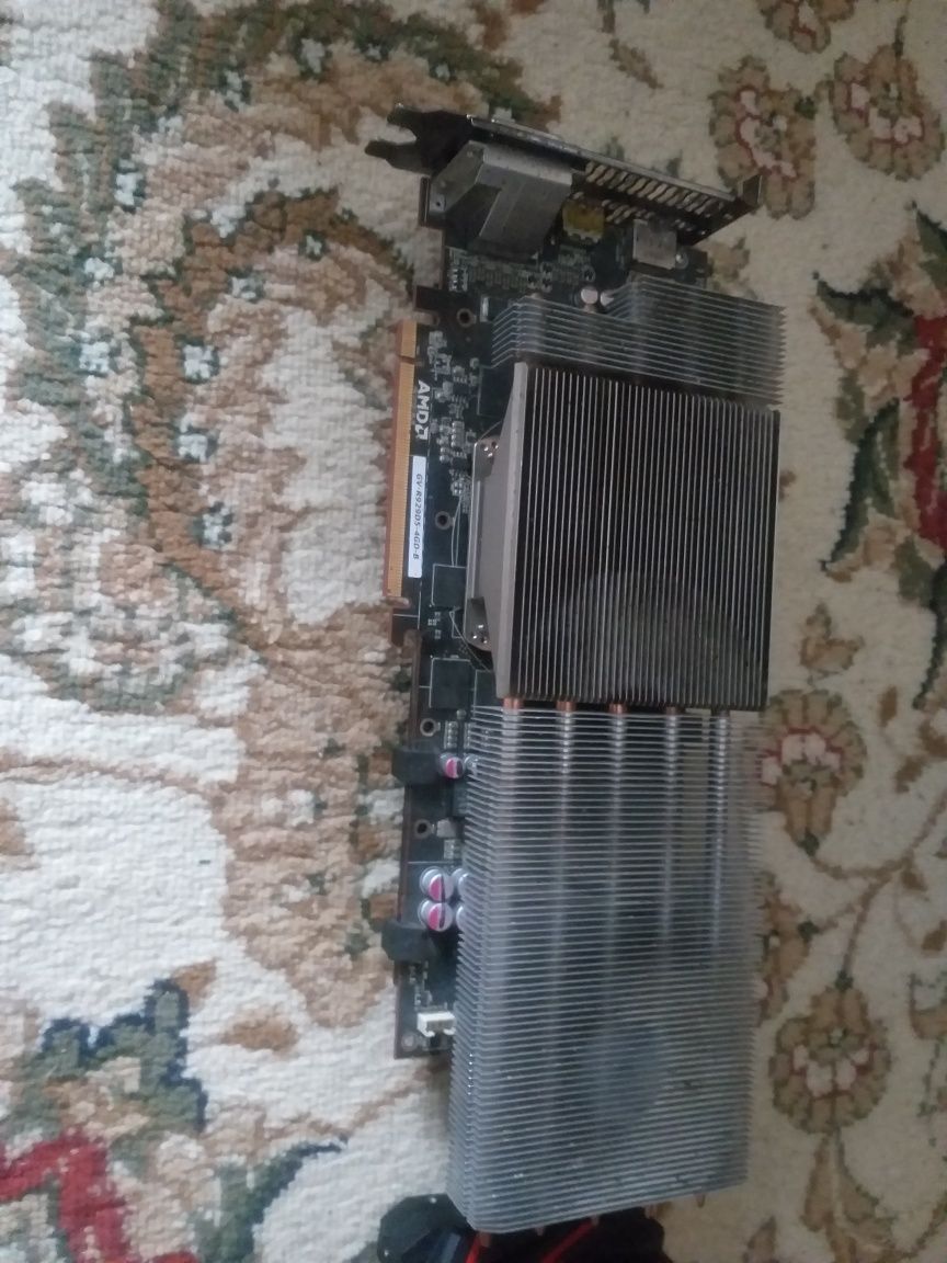 R9 290 4 g gddr5  с полосами.