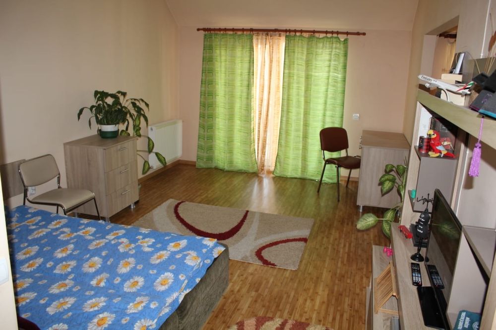 Inchiriez apartament cu 1 camera in Floresti
