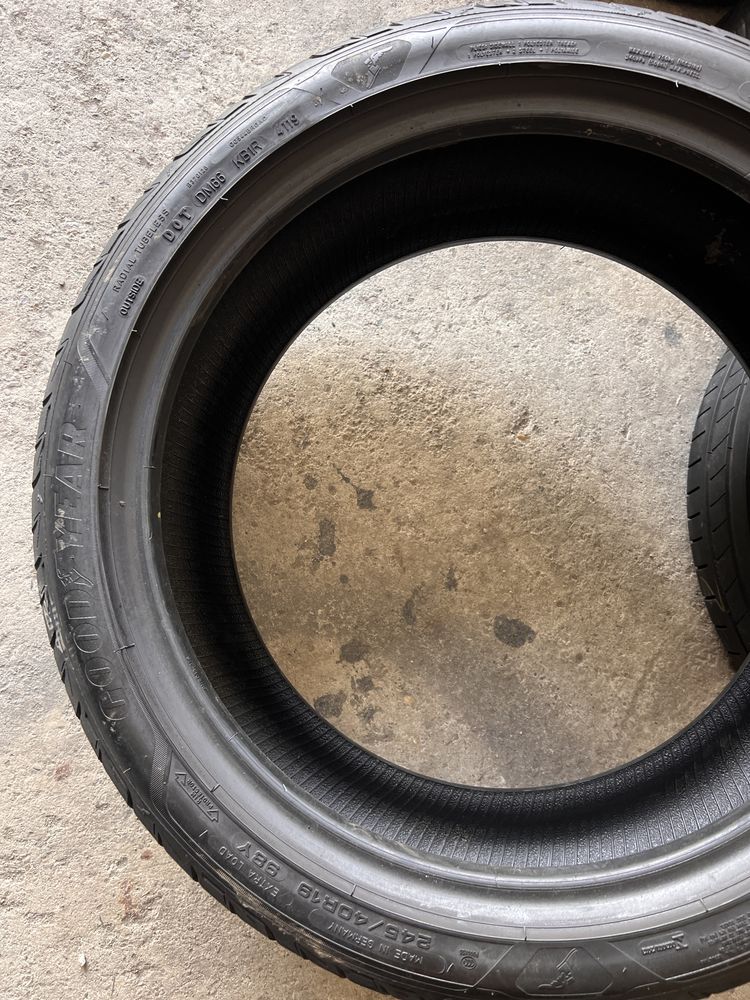 2 anvelope vara 245/40/19 , GoodYear , RunFlat !