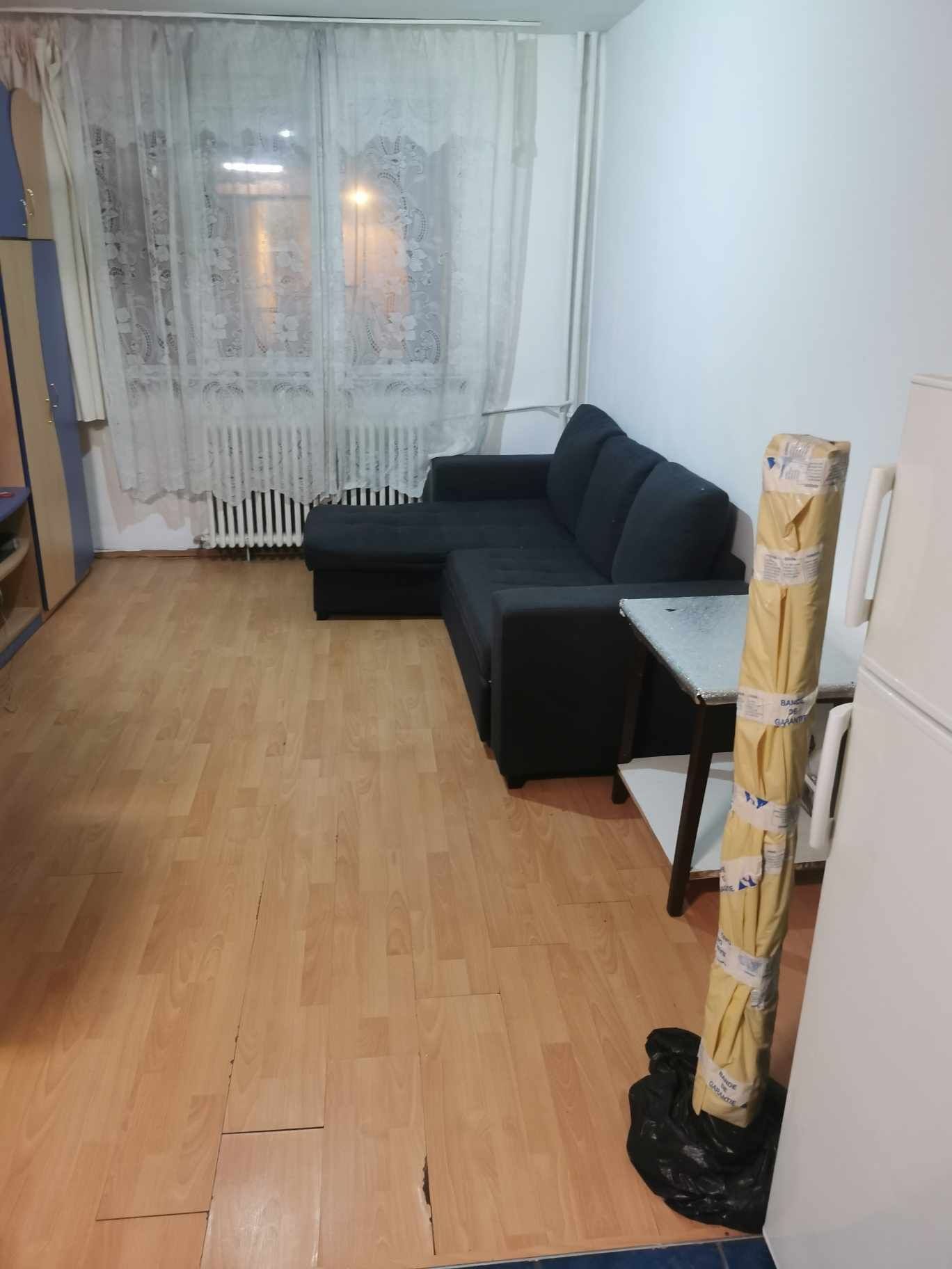 Vând apartament cu o camera la parter zona Rogerius