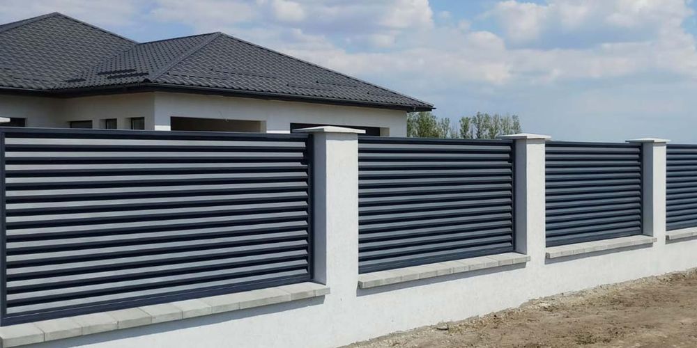 Vând execut orice modele de garduri și porți