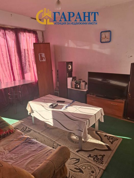 Продава се двустаен апартамент