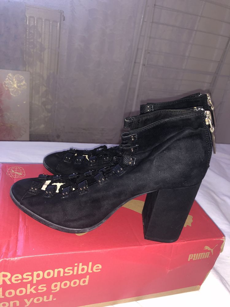Sandale si botine