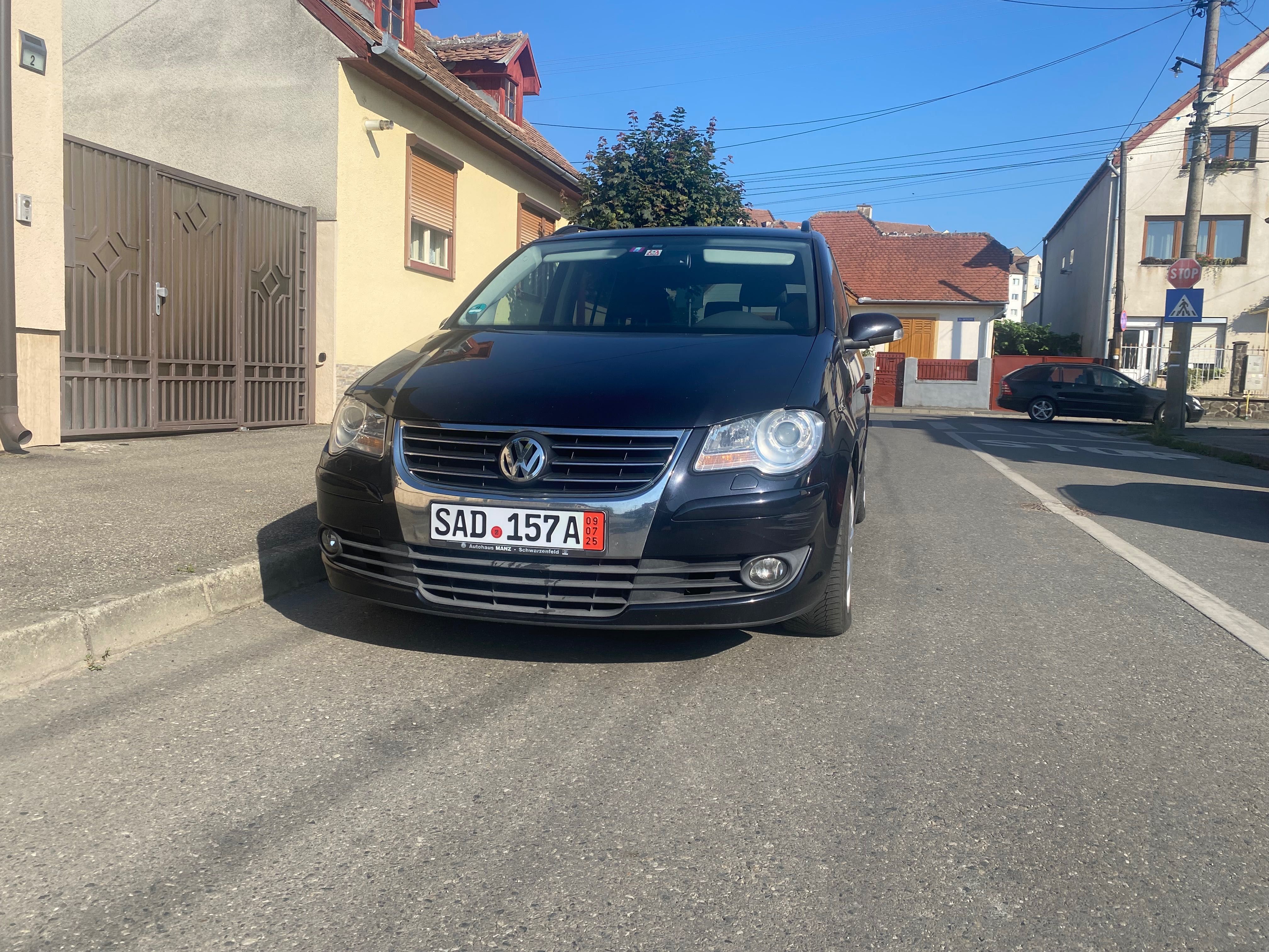 Volkswagen Touran 1.4  ,7 loc. Euro 5 posibilitatea rate , fără avans