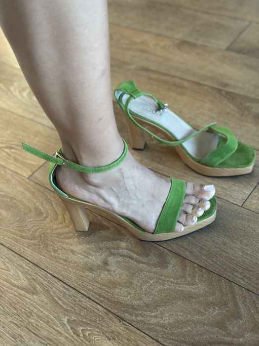 Зелени обувки на висок ток