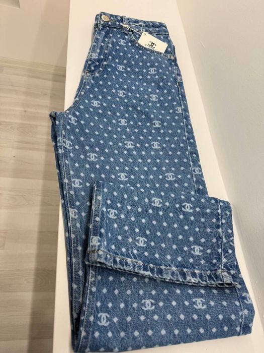 Уникални модели дамски дънки.