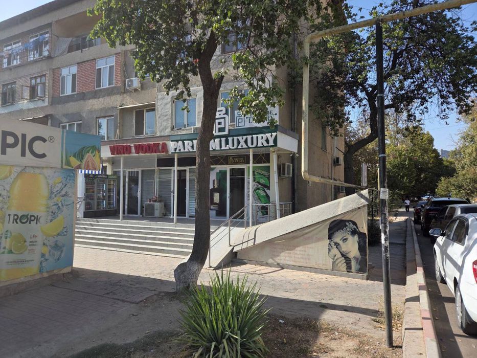 Юнусабад 4 Квартал 1-Линя Продается Нежилой