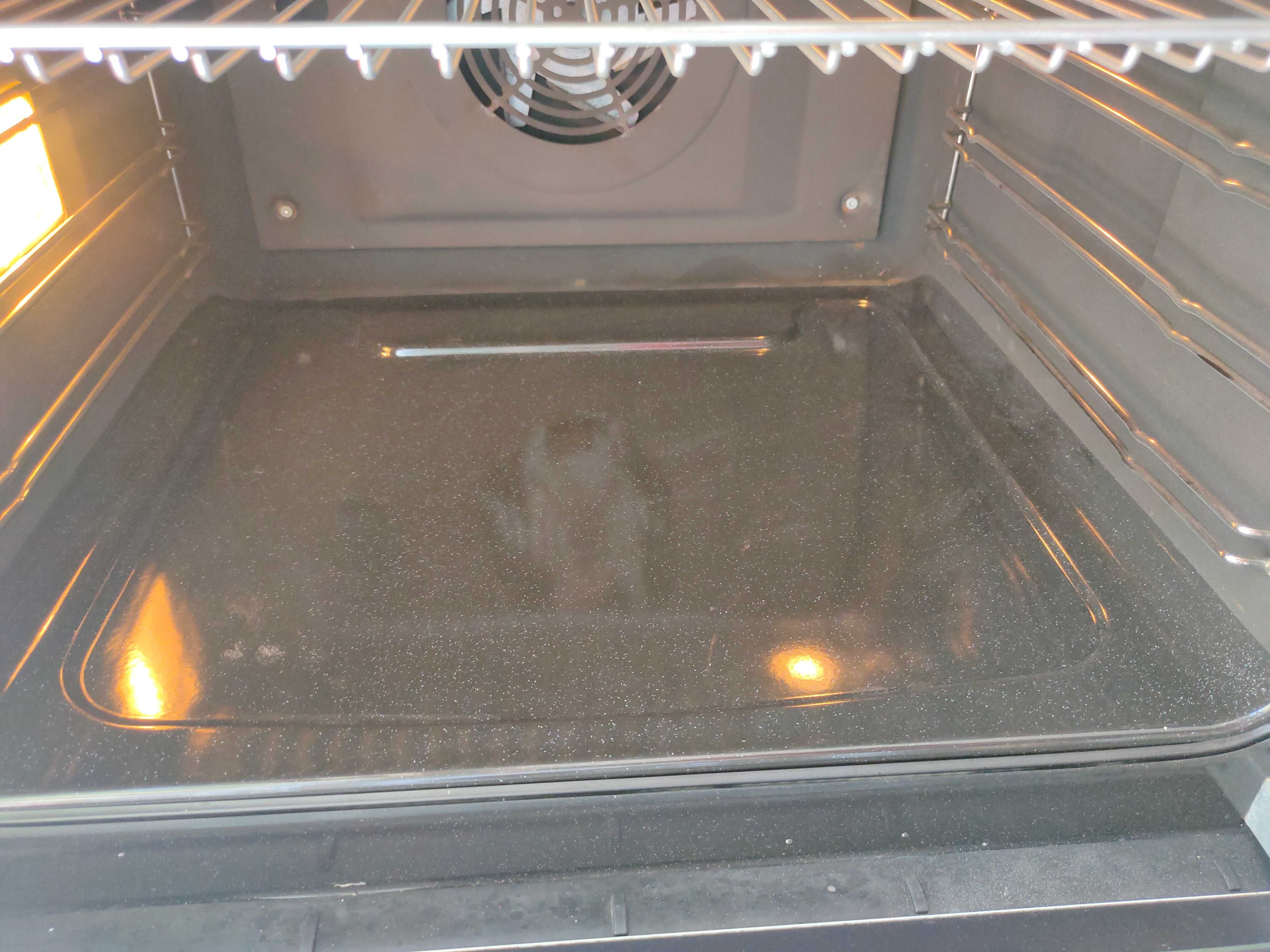 Свободностояща фурна VOSS ELECTROLUX  широка 60 см