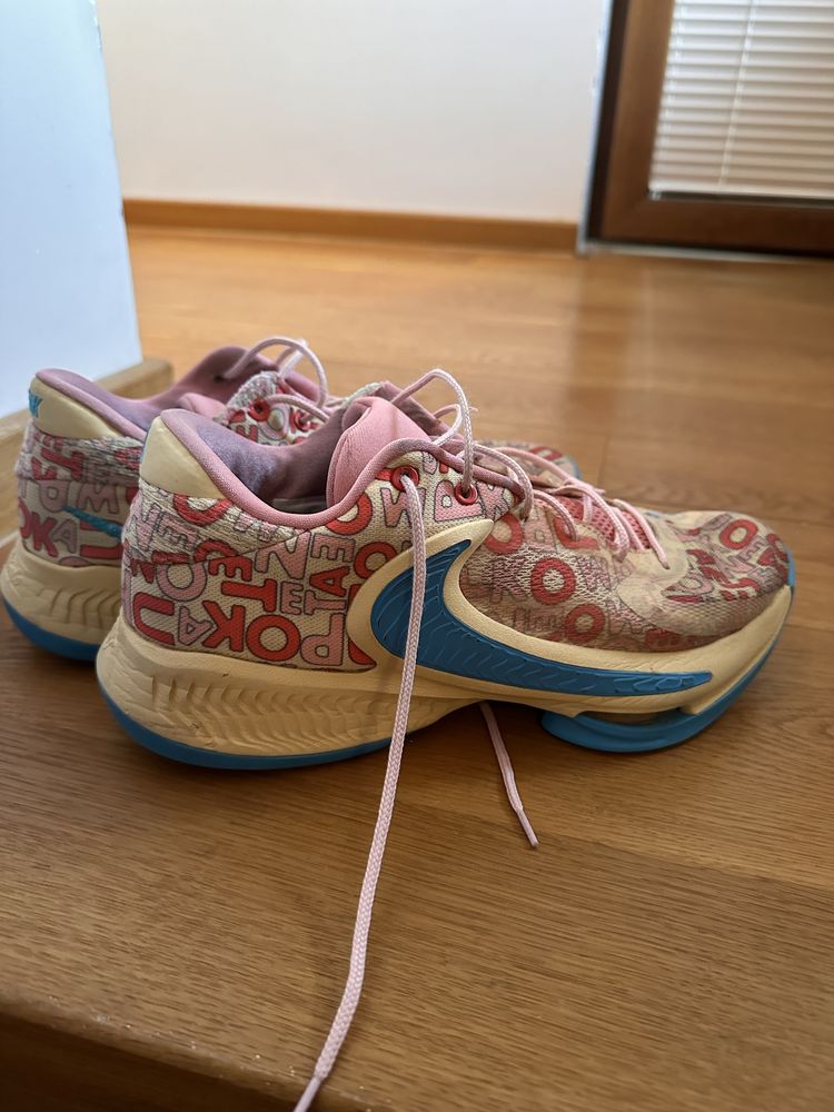 Маратонки    Nike