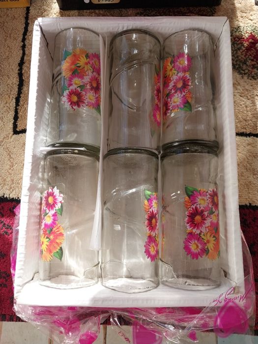 Вазы и бокал новые. Хрустальная  большая.