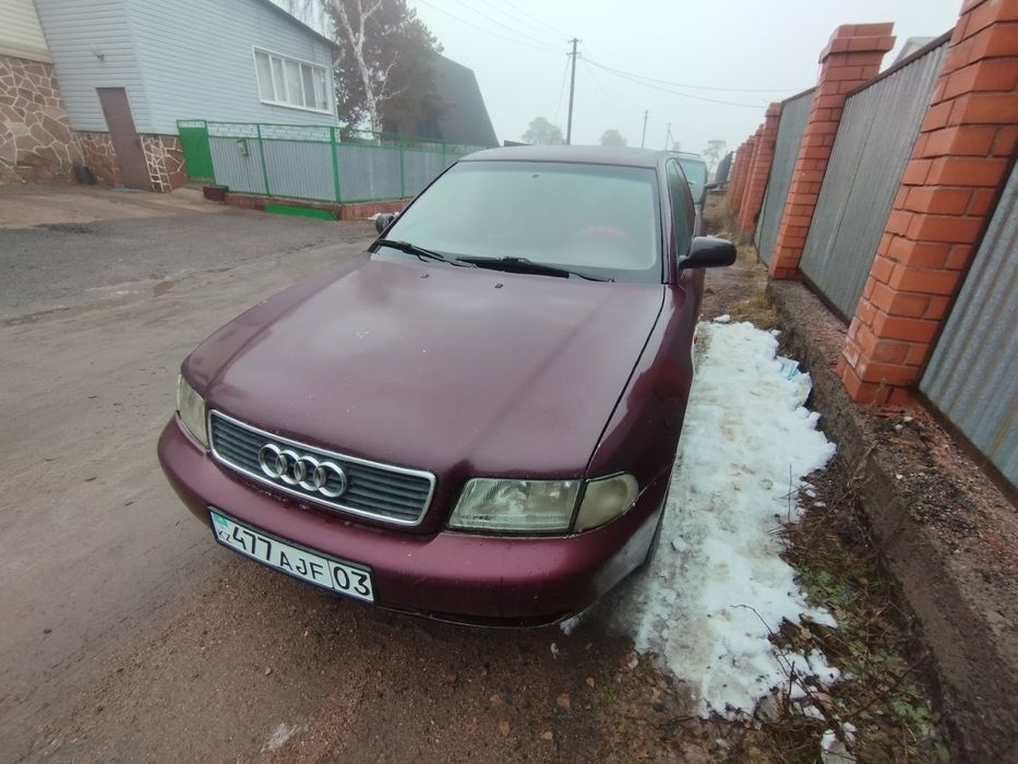 Продам Ауди А4 Б5 1995 год 1 .6