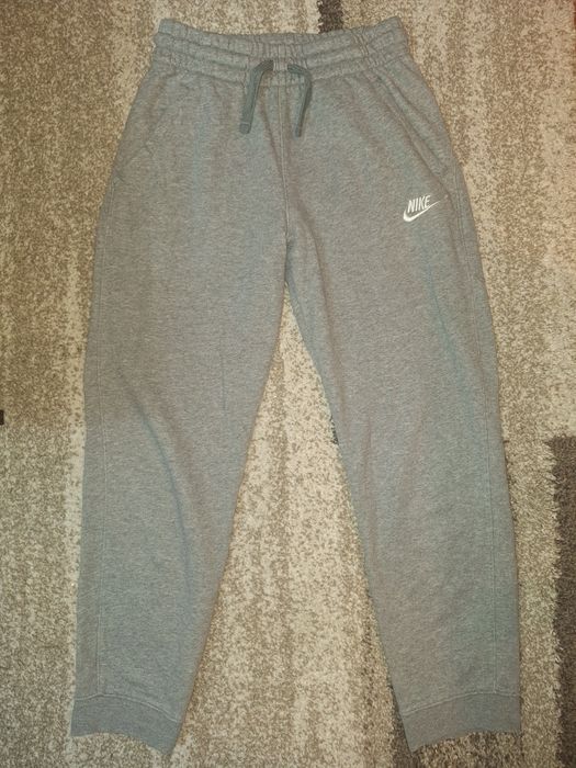 Сив панталон Nike