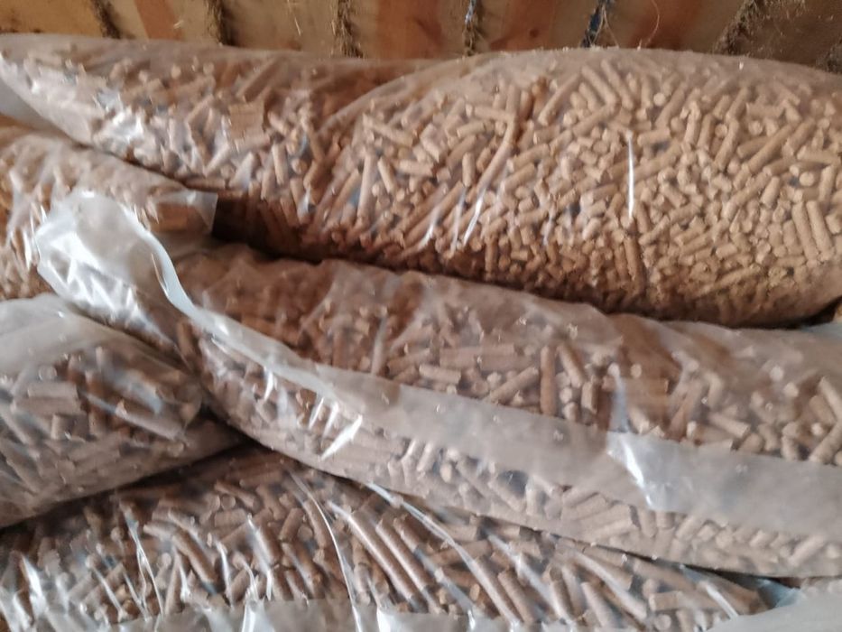 Peleți calitate superioara și cărbune brichete