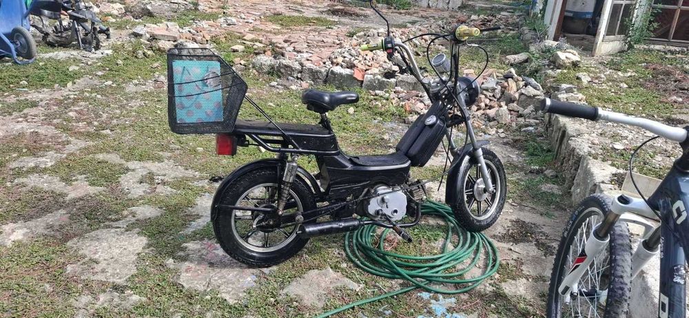 Продавам мотопед