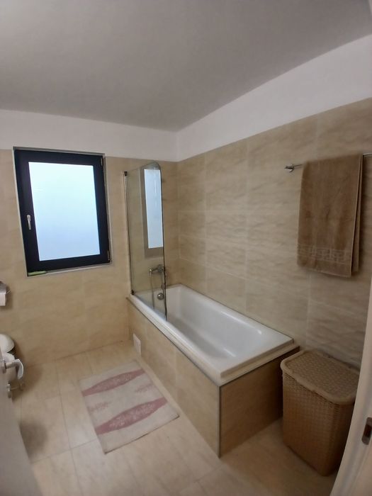 Închiriere apartament 2 camere, loc parcare