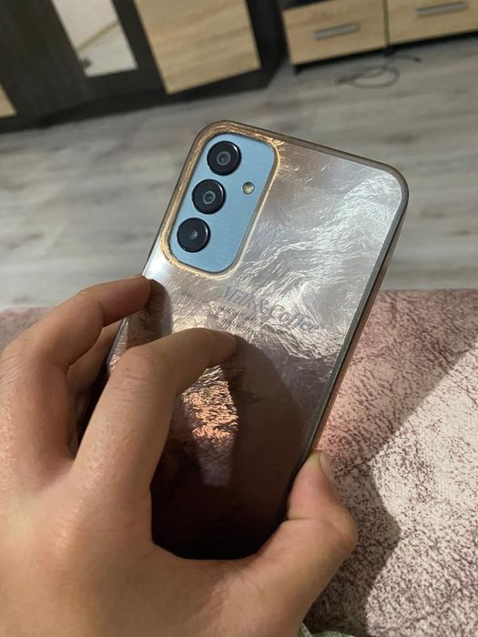 Телефон Самсунг М15