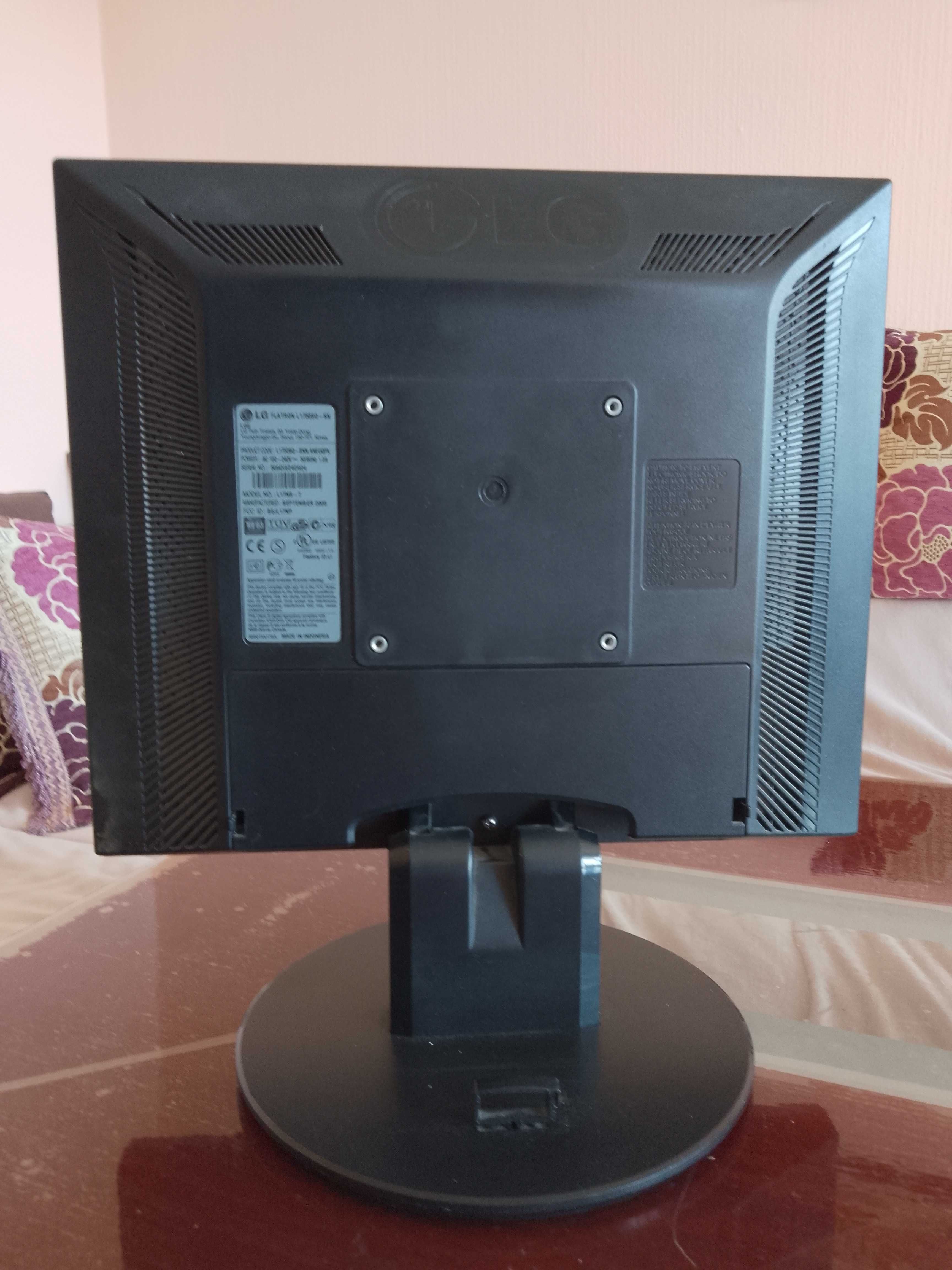 монитор LG Flatron L1750SQ-SN