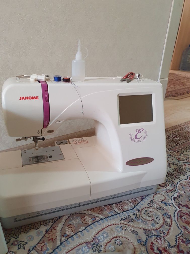 Вышивальная машинка. Janome. e-350