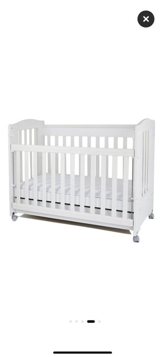 Patut din lemn cu roti