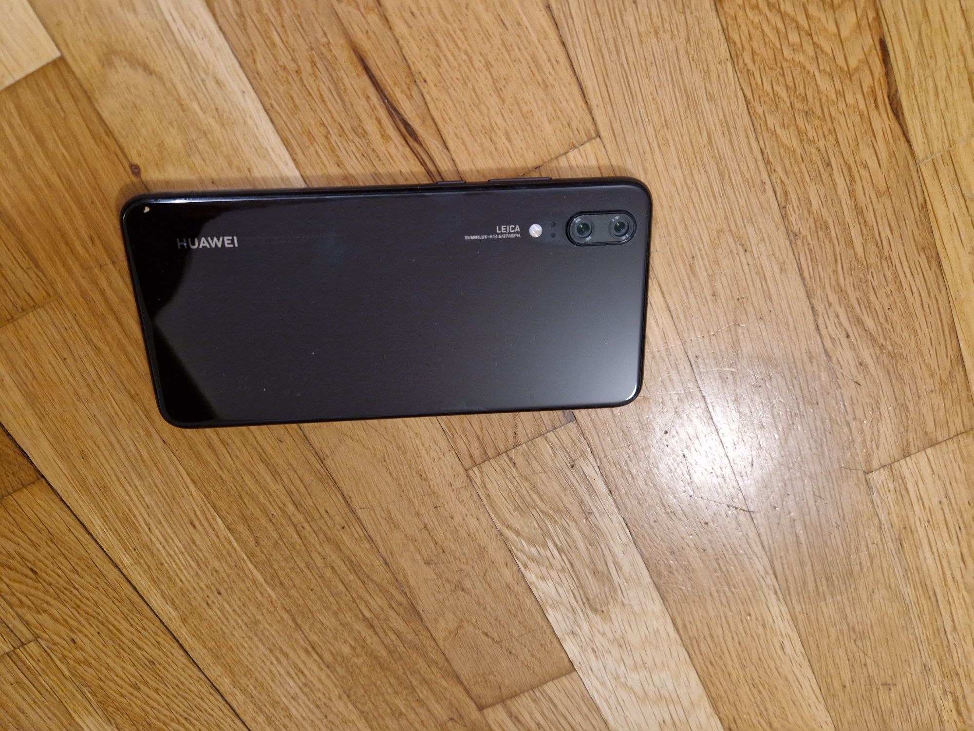 Huawei p20 черен