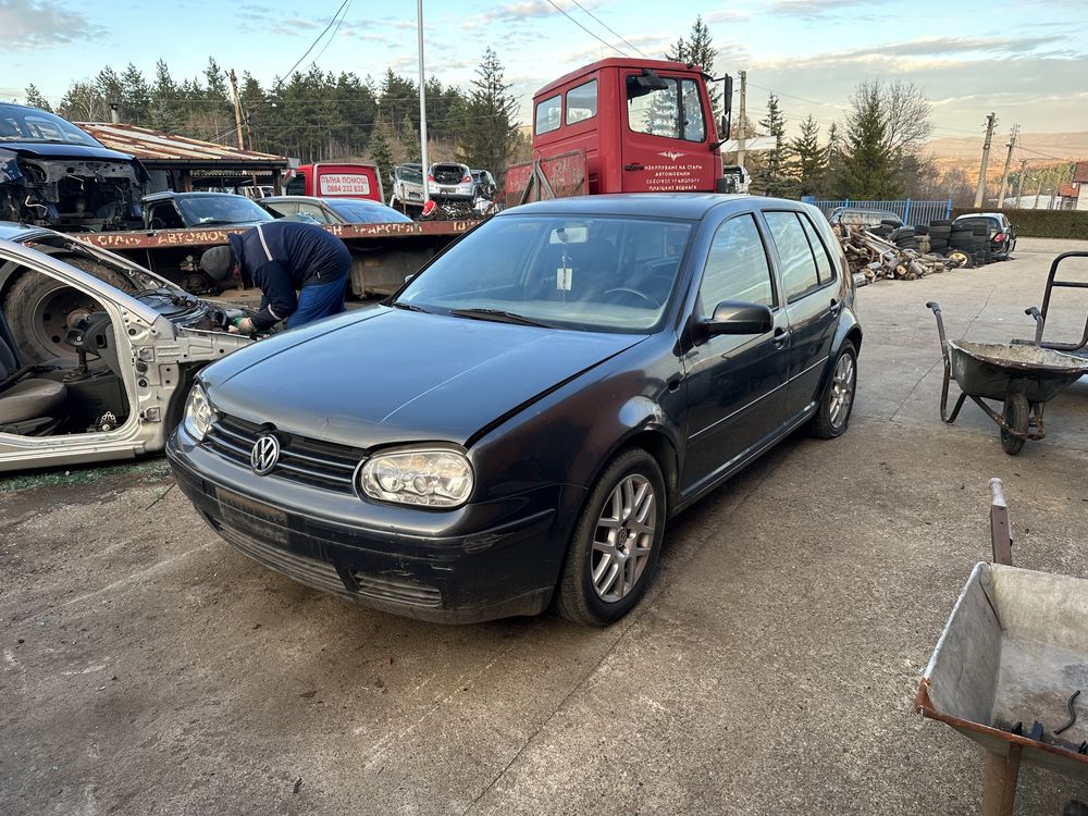 Volkswagen Golf 1.6 16v НА ЧАСТИ