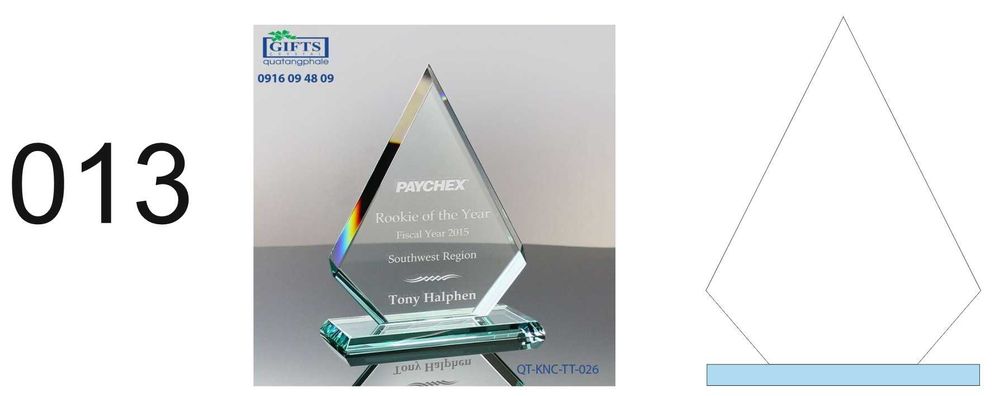 Статуэтки, награды из стекла, кристаллы, сувениры из стекла.