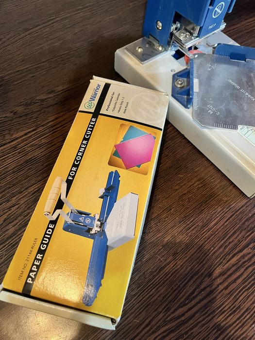 Aparat de rotunjit colturi