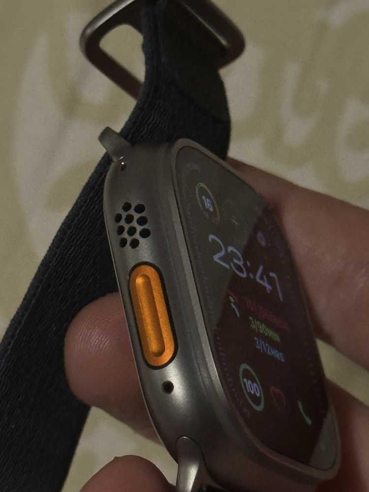 Apple watch ultra 2, natural titanium