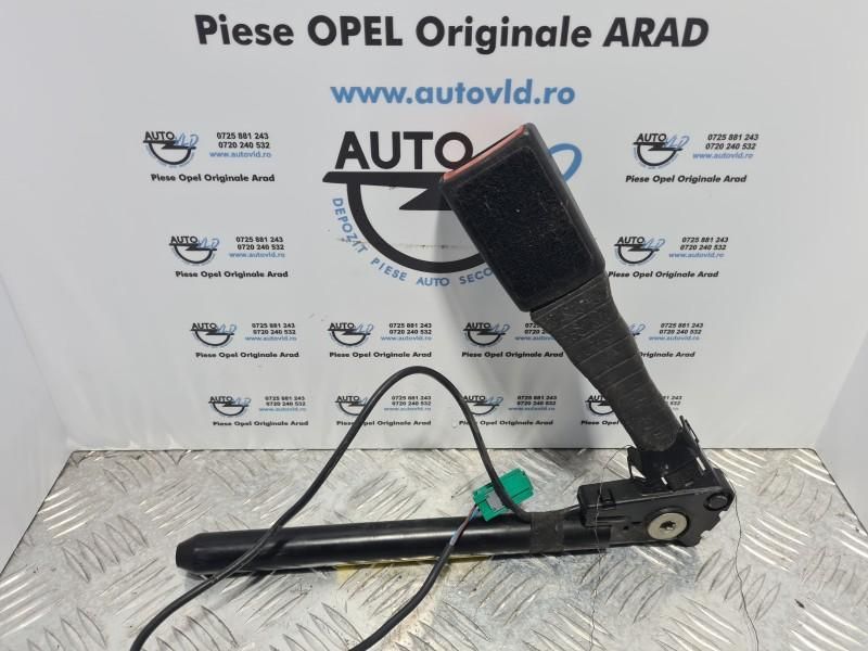 Pretensionari centuri siguranta dreapta fata Opel Astra H facelift