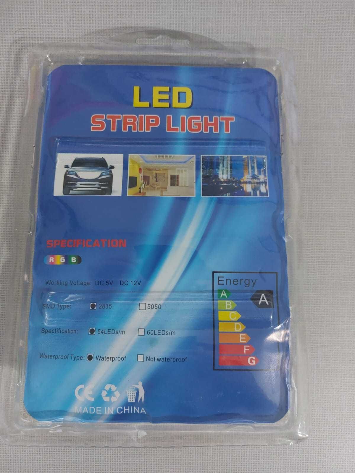 Banda led RGB cu telecomanda - 5 metri