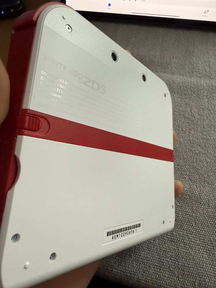 Nintendo 2ds - перфектна
