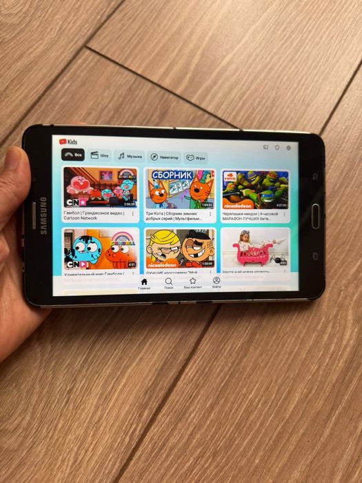 Продам планшет Samsung TAB4 ДЕШЕВО Отлично для детей .