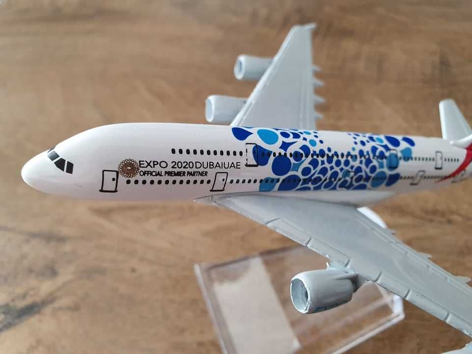 Macheta metalica de avion Emirates Expo | Decoratie | Perfect pt cadou