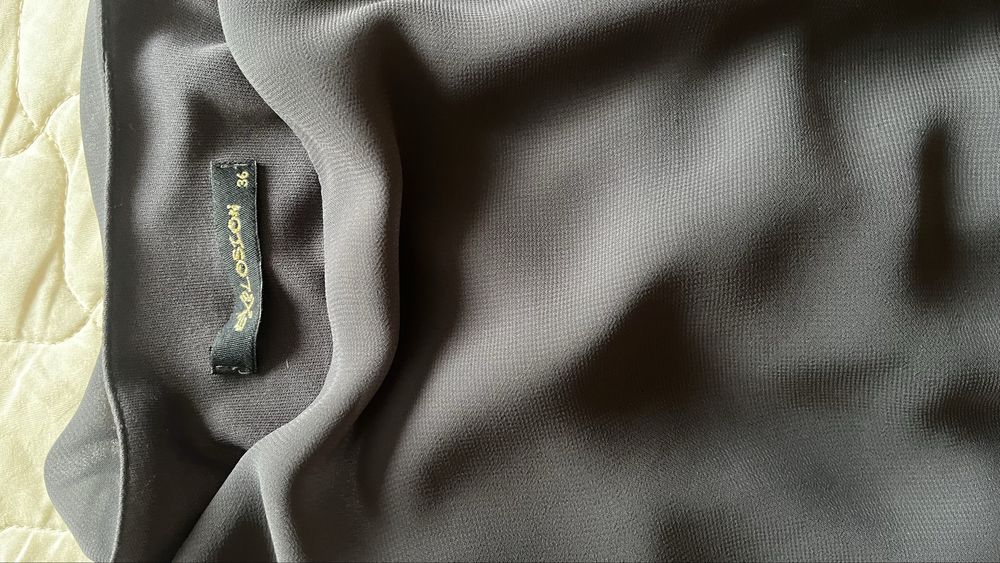 Дамска рокля с широки ръкави и подплата