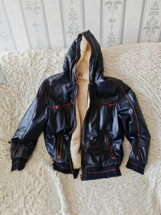 Кожаная зимняя на меху куртка