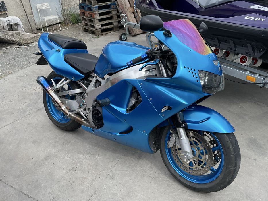 CBR 919 99г. На части