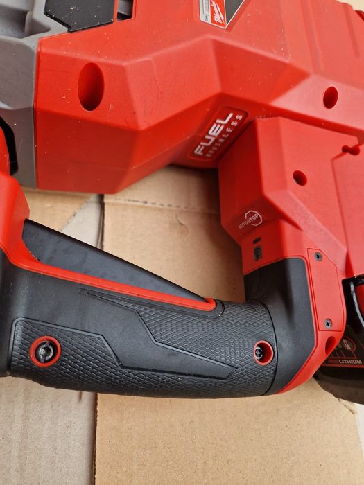 Milwaukee rotopercutor sds max  pe acumulatori