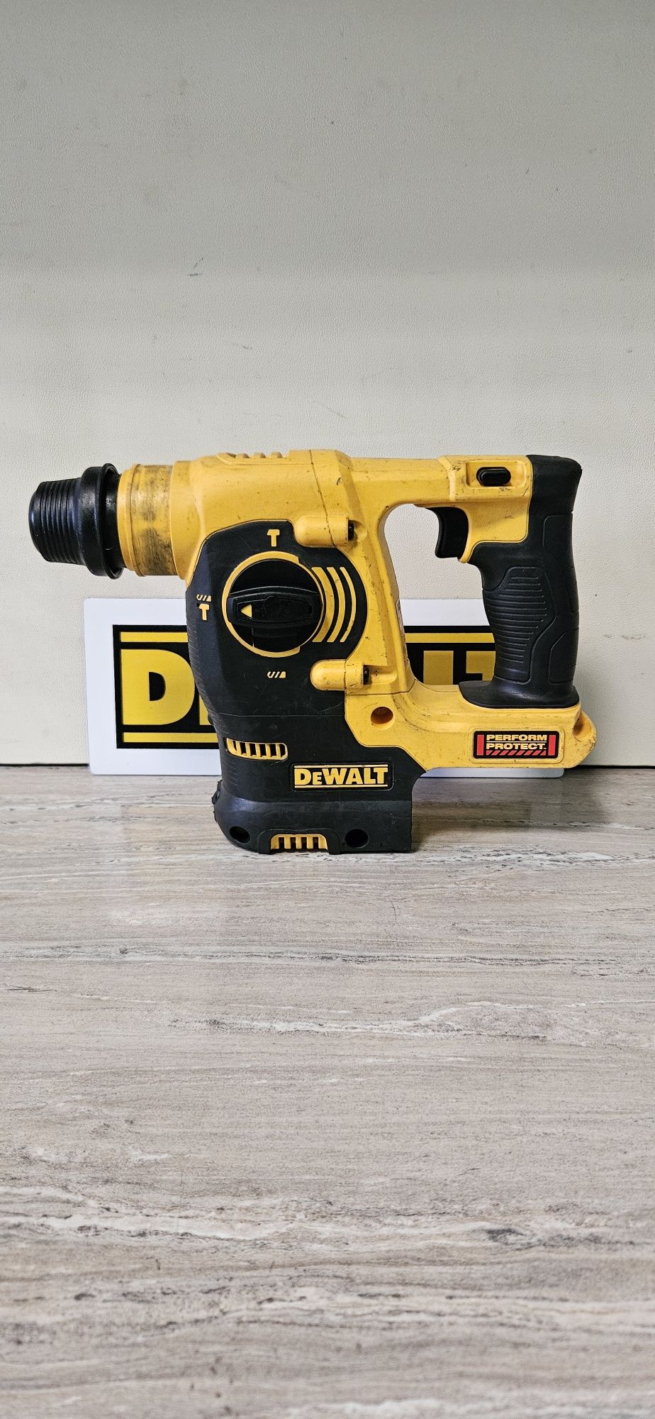 Dewalt Перфоратор DCH253 18V.
