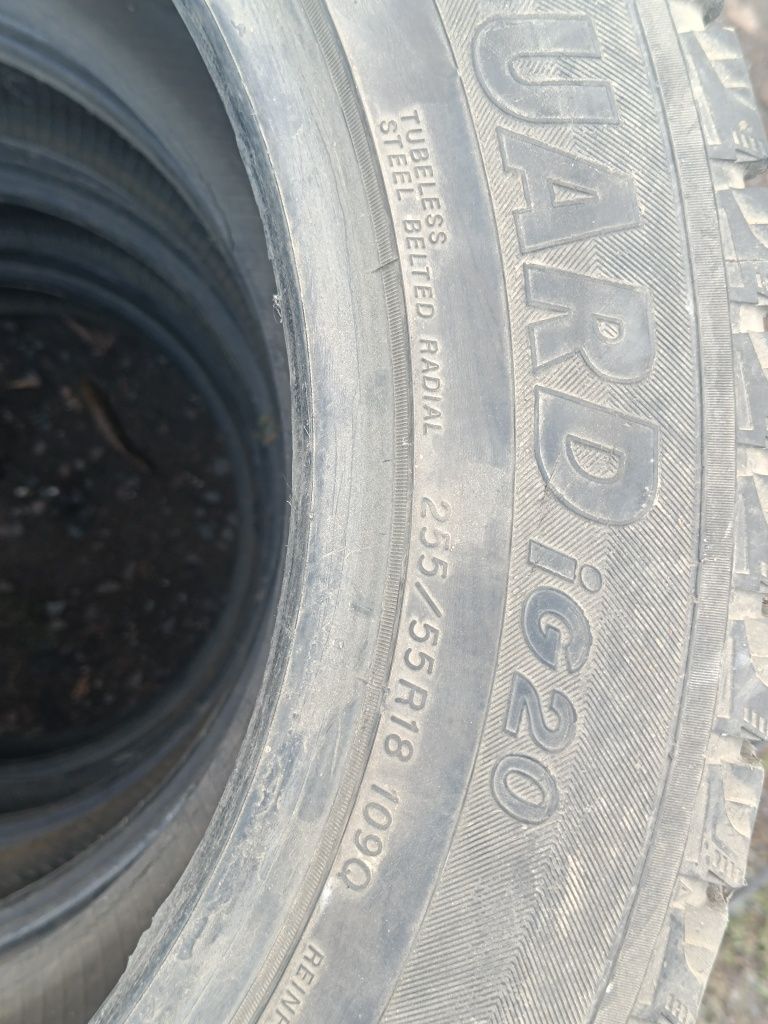 Шины зимние 235/65 R17