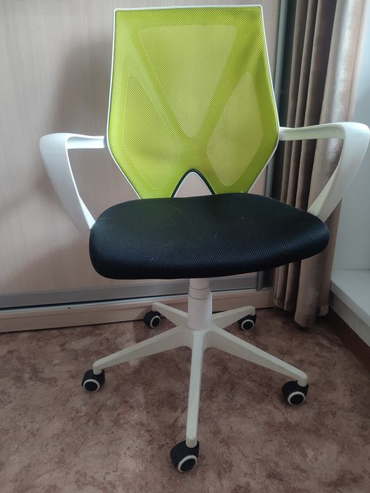 Продам кресло офисное