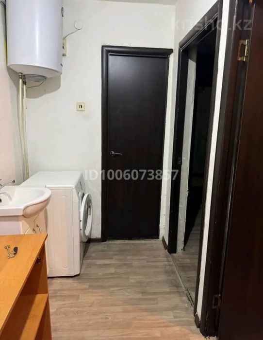 Продам 2х комн кв в бывшем общежитии напротив рынка