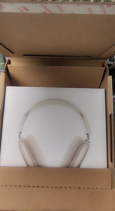 Продам новые, не вскрытые наушники AirPods Max