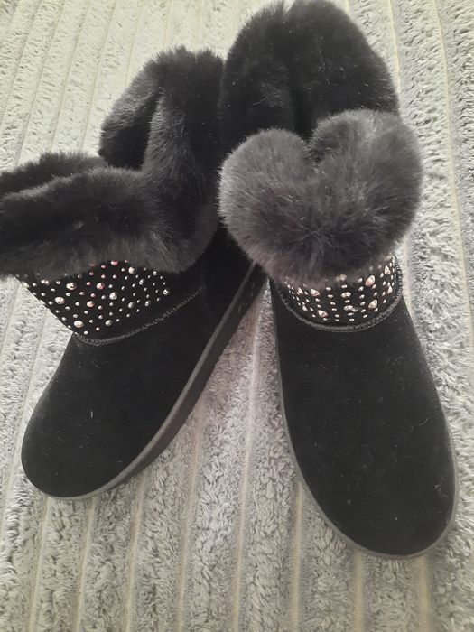 Угги 36 рр натуралка отдам деш срочно