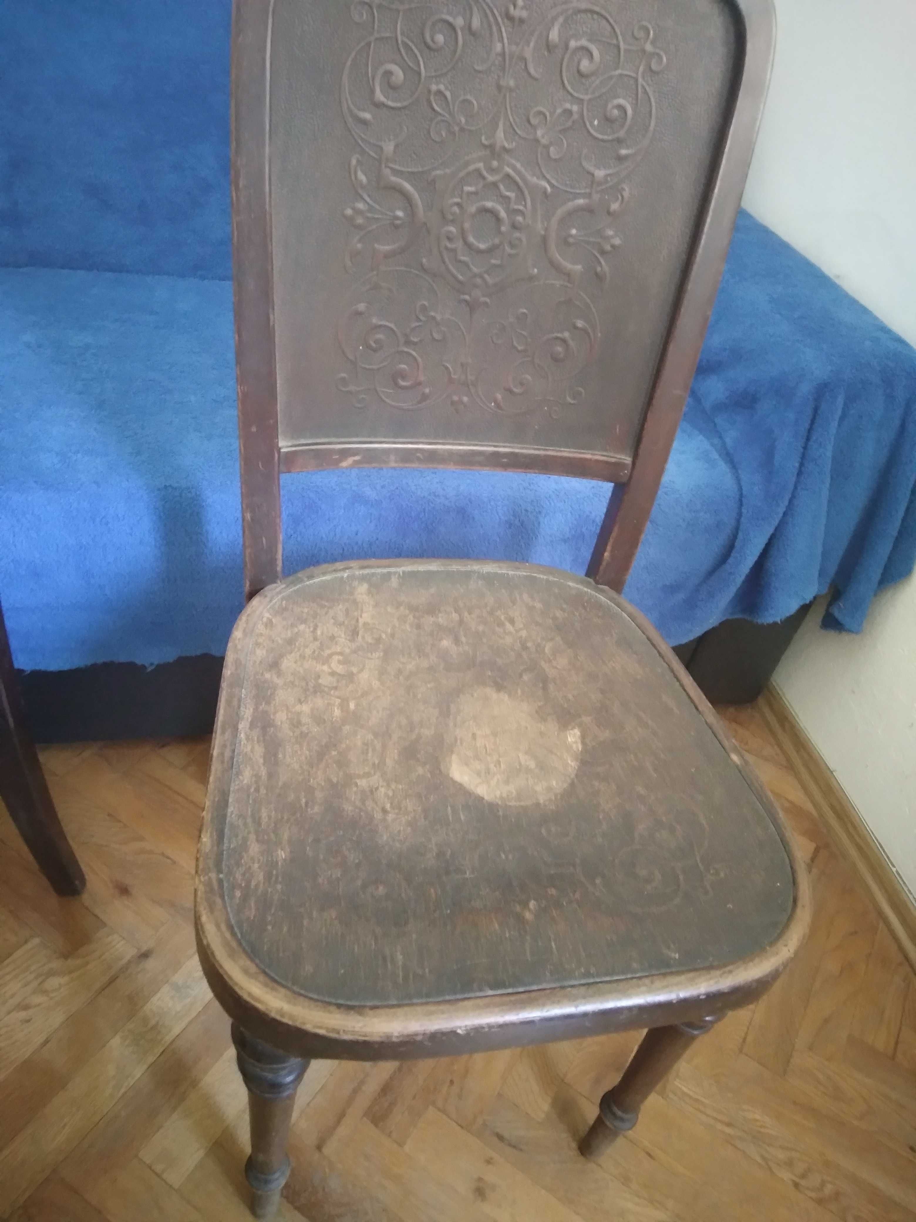 Три стари столове Thonet, виенски
