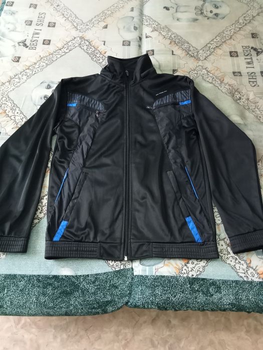 Продам спортивный костюм мастерка в хорошем состоянии Б/у! Цена 3500