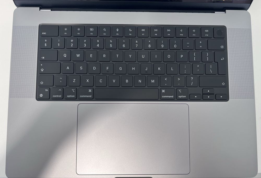 Macbook Pro 16, M1 Max, 1 Tera, 64 GB, Baterie 100% Nou 28 cicluri