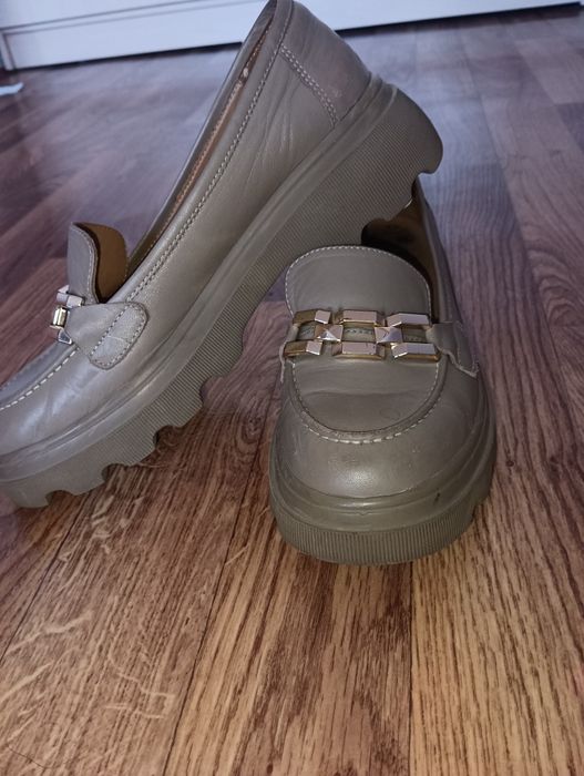 кожаные лоферы серо- коричневого цвета 37 размер