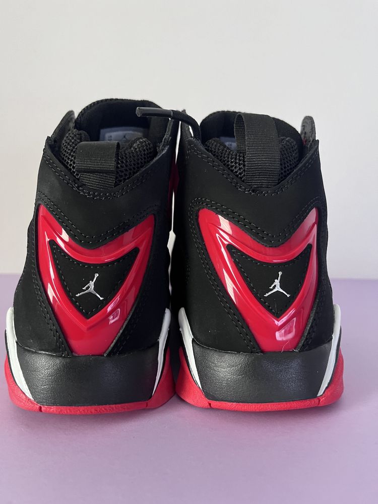 Air Jordan True Flight "Black University Red" marimea 44